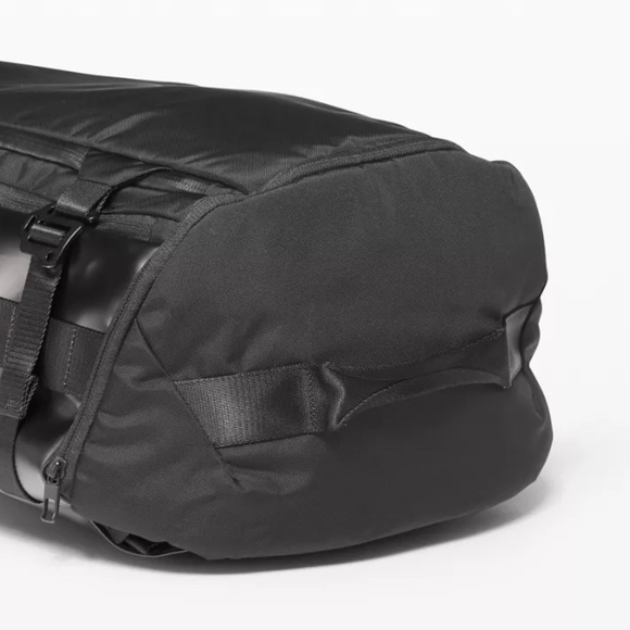 lululemon More Miles Pack 39L - Picture 6 of 6